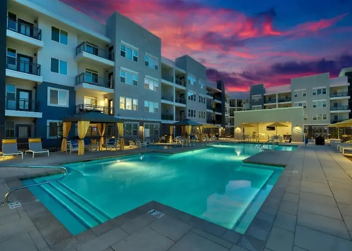 Apartment Stunning Westgate Cozysuites By Stadium With Pool 10 Glendale