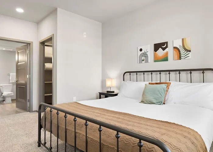 Apartment Stunning Westgate Cozysuites By Stadium With Pool 10 Glendale